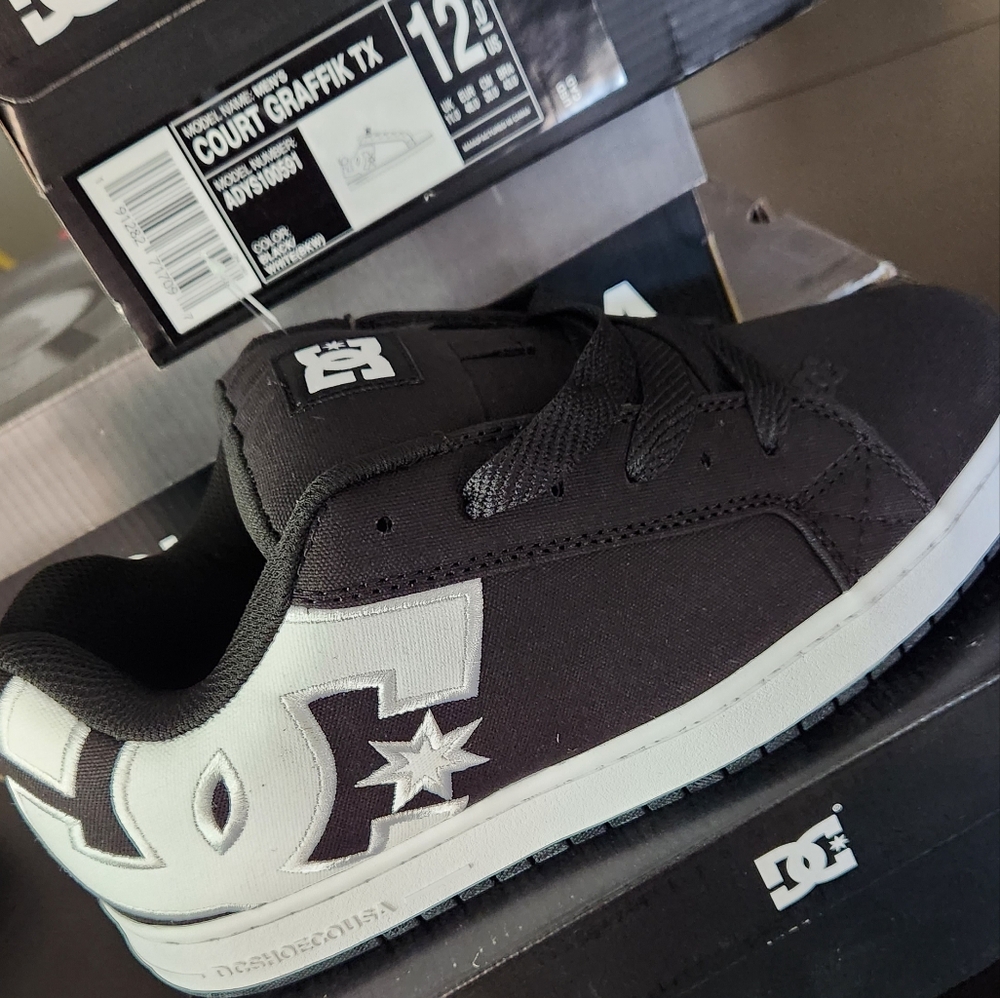 DC Shoes- Men's Court Graffik Shoes - Size 12 - Picture 4 of 4